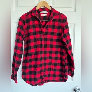 Medium Woolrich women’s buffalo plaid red & black long sleeve pemberton flannel